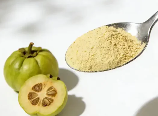 A measured scoop illustrating how a single caffeine serving is dosed for weight loss
